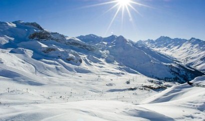 skigebied-in-de-zon